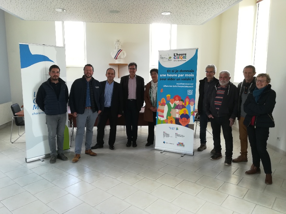 fbarusseau's tweet photo. Lancement de l'heure civique à Villars les Bois avec mon collègue @AlexGRENOT  et @AtanasePerifan  l'occasion de mettre à l'honneur nos bénévoles si essentiels pour nos communes. https://t.co/UEMsYCYdkD