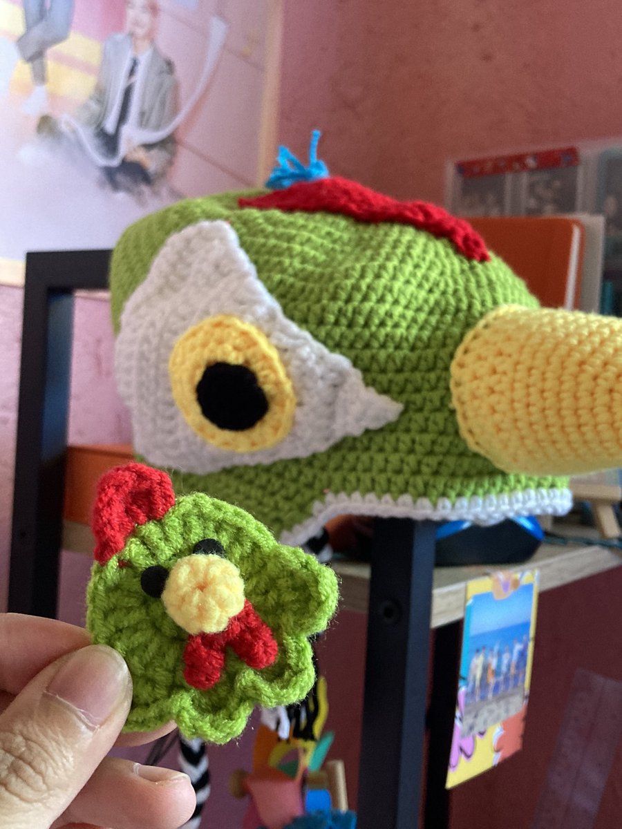 ALSO sobrang sakto that i received a green chimkin pin from <a href="/knittingnookph/">Knitting Nook PH 🧶</a>!! Now it matches my chicken noodle soup hat 🥹

mama and bb chimkin together at last!!!