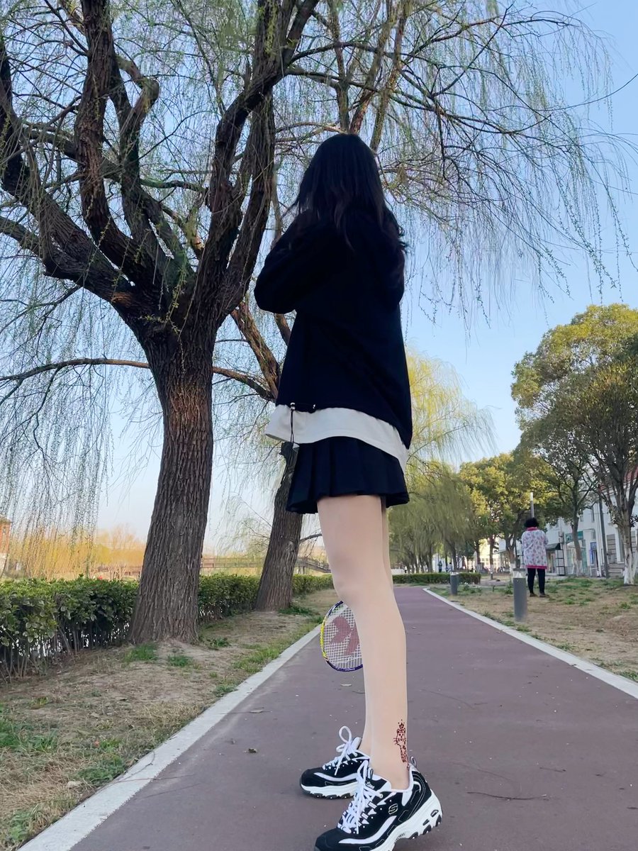 @limerencem 怀念可以出去呼吸新鲜空气的日子！
#涞觅丝袜
#肉丝
#丝袜
#美腿
#恋足 https://t.co/IsySfTpbXy
