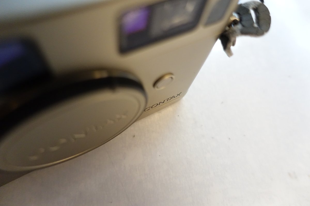sanpoucamera's tweet photo. 嘗て
EPSONのR-D1を手にした時
いずれはCONTAX G2の様な
デジタルカメラが出るのでは、と
夢を見ていた
#G2DIGITAL
#夢想 https://t.co/796BQwmr0d