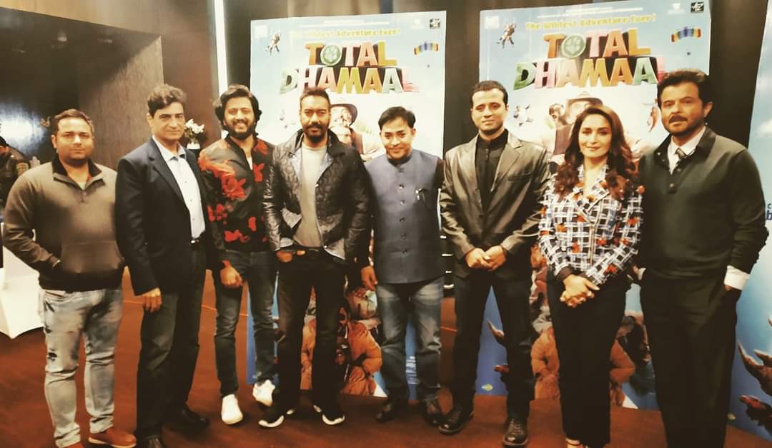 BorntobeAshwani's tweet photo. Wishing one of the finest and most humble actor #AjayDevgn a Very Happy Birthday.

@ajaydevgn Sir, You're truly Bollywood's #Sigham of Entertainment, Action &amp; Comedy.

Wishing you a great success for #Runway34 

#HappyBirthdayAjayDevgn https://t.co/BrN60AV6LU