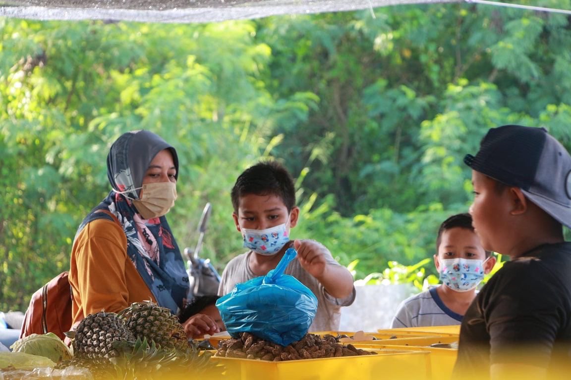 LkimPerlis's tweet photo. | 2 April 2022 | Sabtu | LKIM NEGERI PERLIS

Promosi Program Jualan Prihatin Rakyat Lembaga Kemajuan Ikan Malaysia yang disempurnakan oleh YB TN. NURULHISHAM BIN YAAKOB, EXCO PERTANIAN DAN INDUSTRI ASAS TANI NEGERI PERLIS bertempat di PASAR NELAYAN, JETI SUNGAI PADANG. https://t.co/8KjLXlHoJX