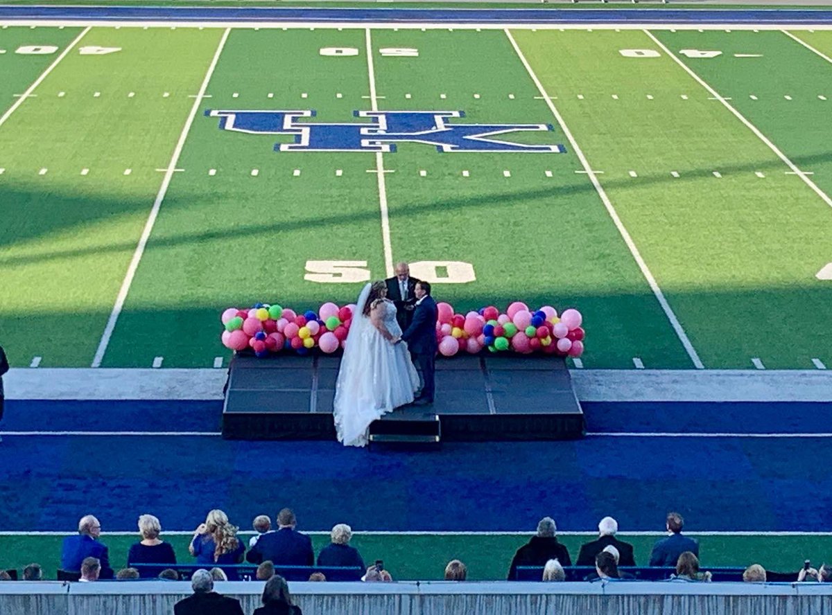 GreatExpKy's tweet photo. Happy wedding day to Lacy &amp; Scott Thurman! We were so honored to make your day everything you dreamed it would be! https://t.co/NfelEVhV7u
