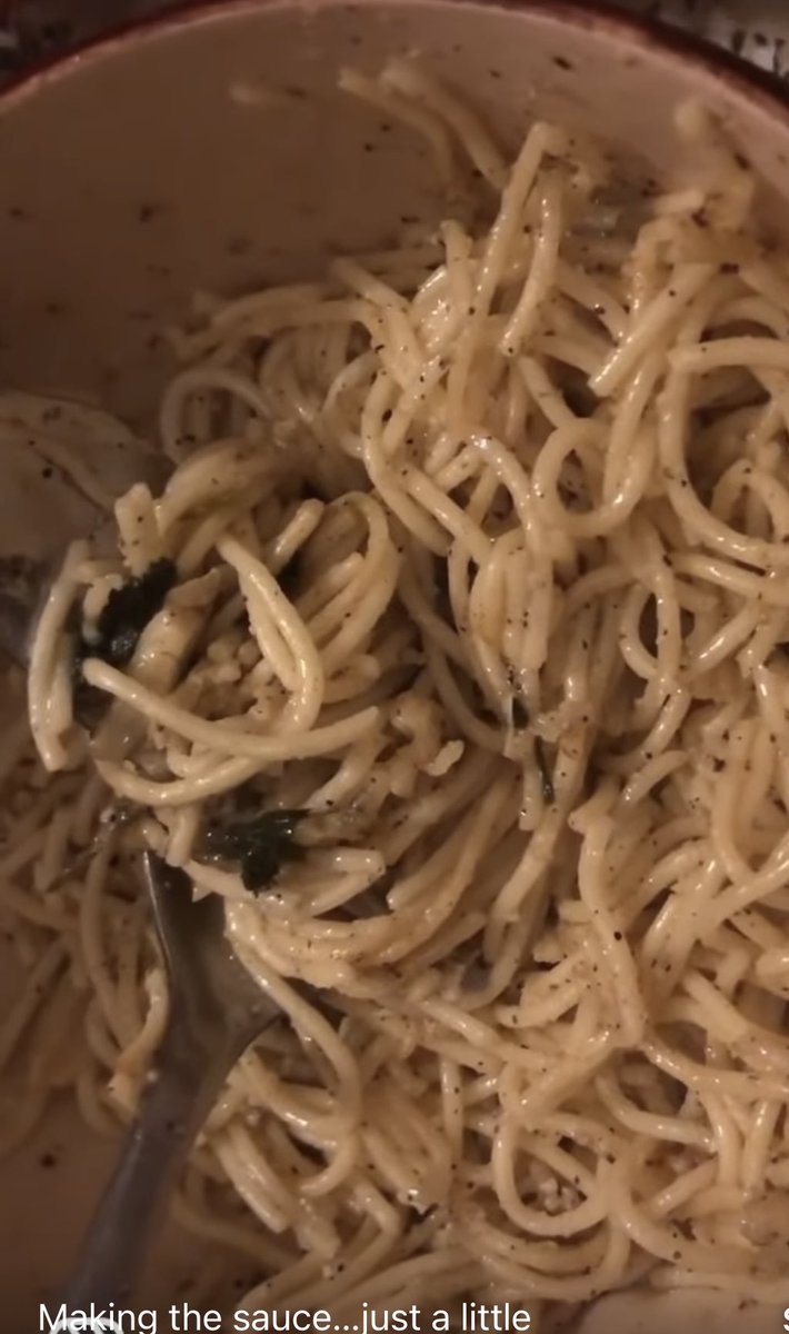 A_CuriousRose's tweet photo. Making the sauce…just a little #thatsitalian #spaghettiaglioolio https://t.co/hC0WYeCtqS via @YouTube https://t.co/0D4034X1Xd