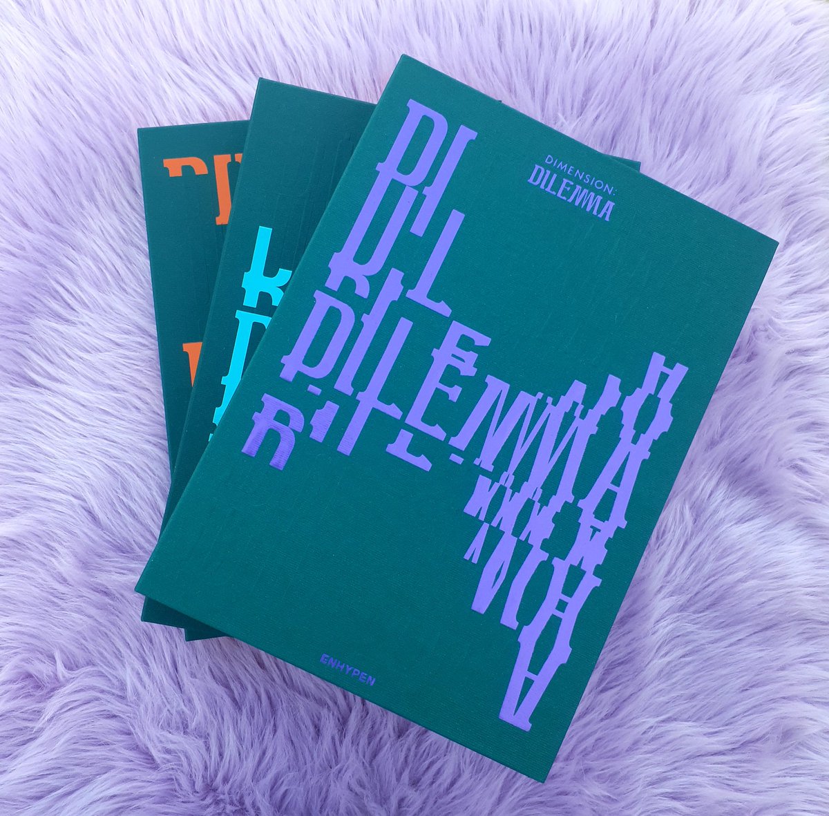 UseonSun_ph's tweet photo. Wts lfb help rt🙏 #UseonOnhand
1 D:D unsealed + 1 D:D weverse global pob pc set
✅Can choose albums ver. And member pc (prio ni-ki taker)
✅Php 300 each set
✅Gcash
✅sco/direct ggx
✅payo in 2days
✅onhand items
✅Can ship asap once fully paid
Check the thread below⬇️
Dm avail https://t.co/nW6GHY4dLV