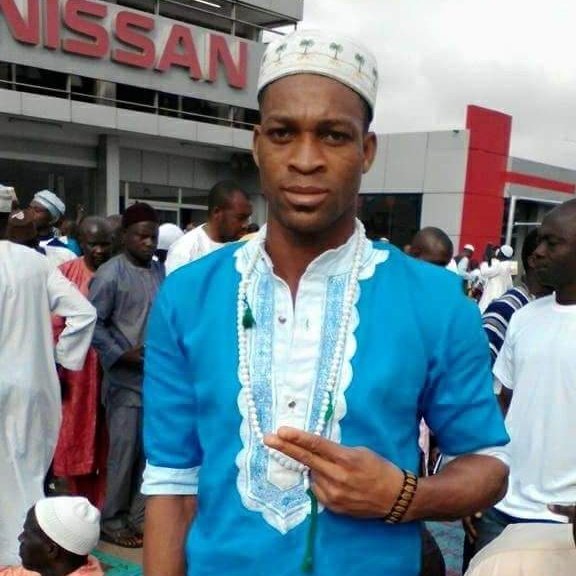 Realer30's tweet image. 