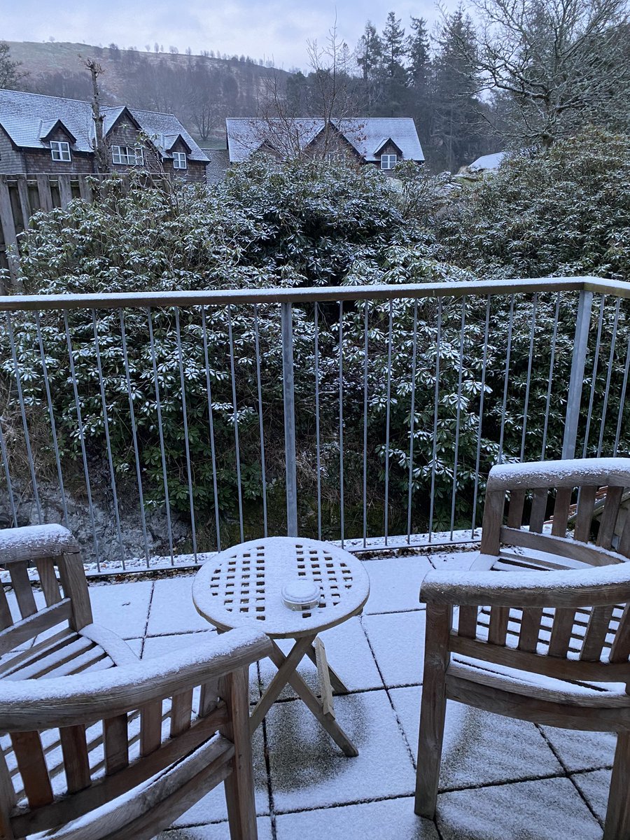 meljanesmith_'s tweet photo. Beautiful location and hotel for my friends wedding today! Although was not expecting this! ⛄️🥶🥰🥰 Happy Wedding Day! https://t.co/0iGNdtSRO1