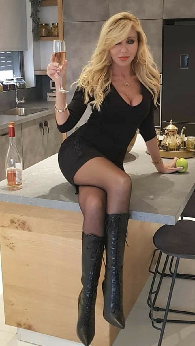 Seniordating70's tweet photo. Find someone to drink at https://t.co/hBT8s1M9PS🫶💅👄🫦🍸🍷#dating #singleover40 #singleover50 #datingonline https://t.co/K9iUIeJqrV