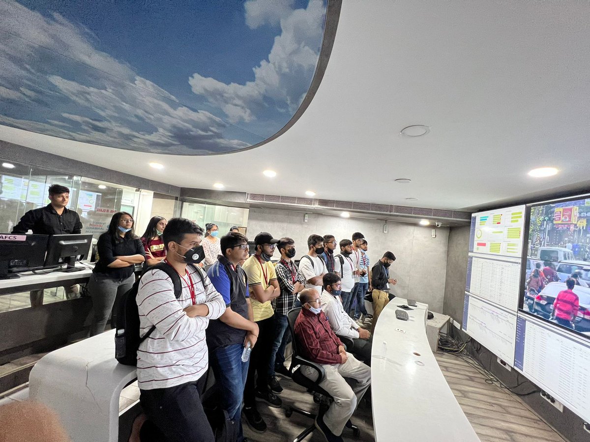AdaniUniversity's tweet photo. A Live site visit at Ahmedabad Janmarg Limited(BRTS), by the CIE department of AIIE for a complete understanding of technical and operations control parameters of the smooth running of the BRTS depot.
#FieldVisit #BRTS #OnSite #Learning #TransportationEngineering #AIIE #AII https://t.co/wMlfXgz7a4