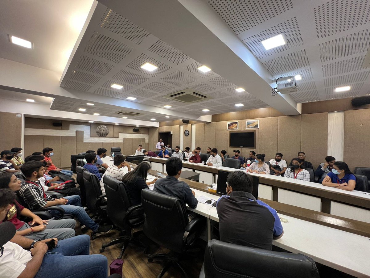 AdaniUniversity's tweet photo. A Live site visit at Ahmedabad Janmarg Limited(BRTS), by the CIE department of AIIE for a complete understanding of technical and operations control parameters of the smooth running of the BRTS depot.
#FieldVisit #BRTS #OnSite #Learning #TransportationEngineering #AIIE #AII https://t.co/wMlfXgz7a4