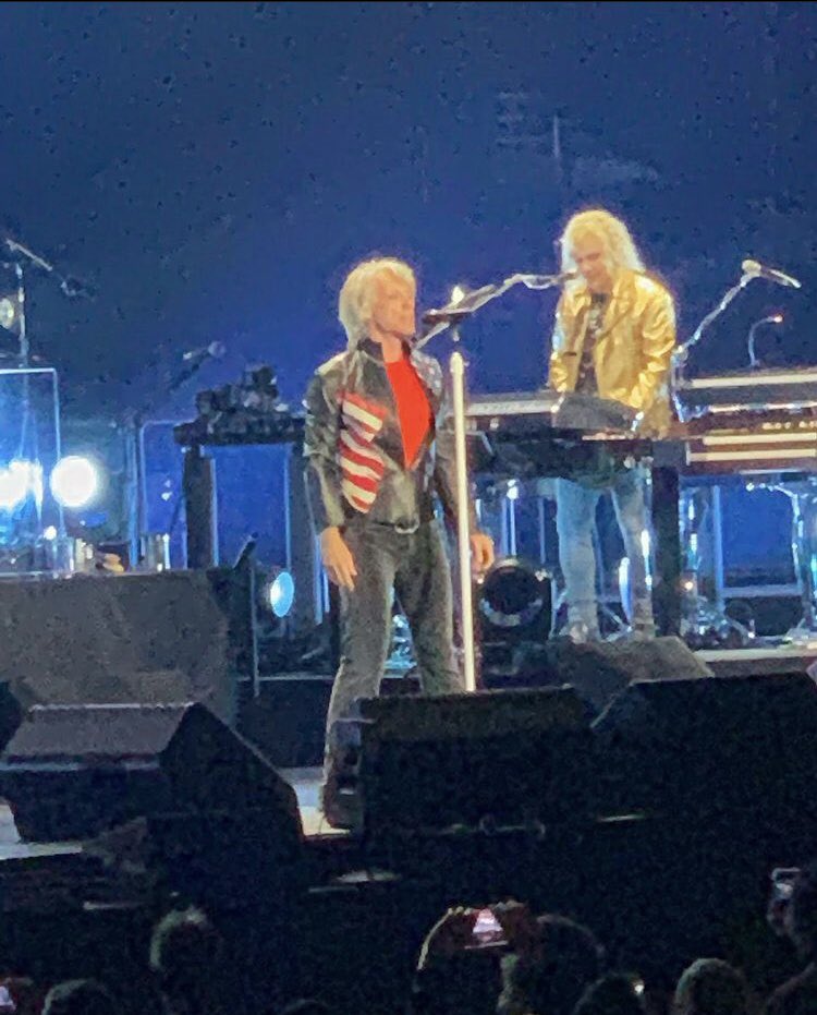 JoviUpdates's tweet photo. .@BonJovi on stage in Omaha, Nebraska on the 2022 tour - April 1, 2022
Credit: cherylnj, andreawilsonwillman, Shelley.Kruger7 &amp; deedeekos on IG https://t.co/EX22ygjpwo