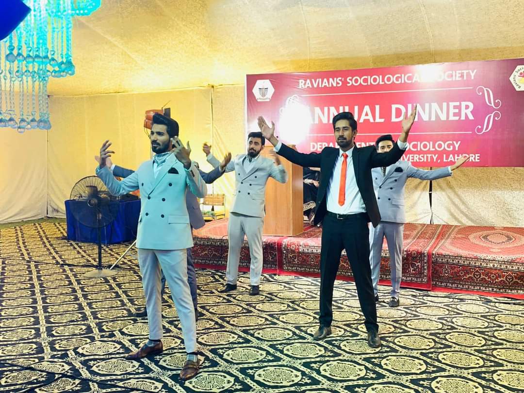 GcuLSocio's tweet photo. Ravians’s sociological society sucessfully organized its Annual dinner on 25-03-2022. The event was full of fun activities including games, cultural and musical performances and even prize distribution ceremony. Active participation of students from all semesters (1/2) https://t.co/SNjQwgNZBD