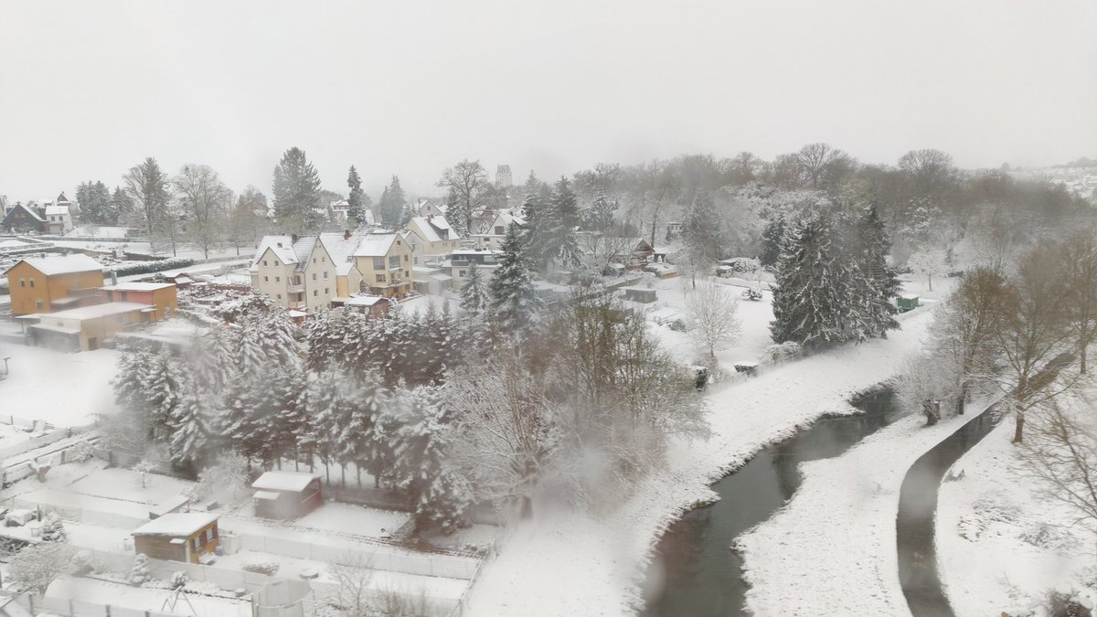 britainopello5's tweet photo. #Mittelhessen; SchauinsLand aus dem Doppeldecker betrachtet; bei #Assenheim. Wer will sich da beklagen? https://t.co/qZW3Uqlybh