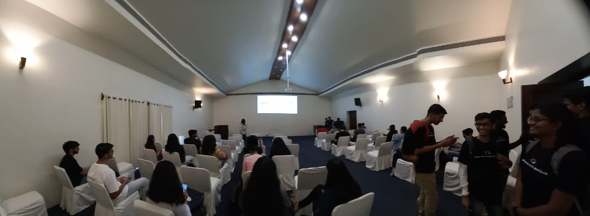 gdgnagpur_'s tweet photo. It's time to say "Hola Dev" 💻🖱️
#devday2022 #gdgnagpur https://t.co/gPR6xsR7Yx