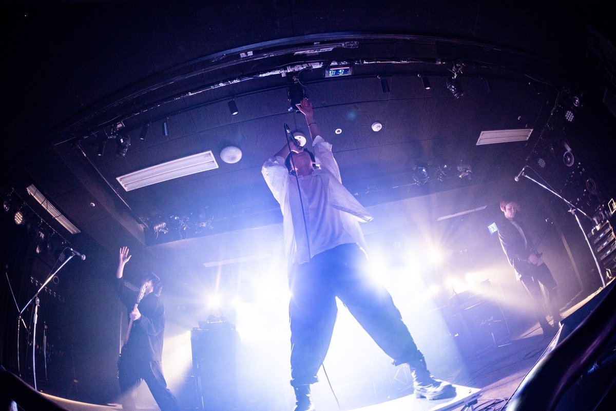 rap__official's tweet photo. 22.03.30.(Wed)

Zeela Pre. RAMPAGE V

UMEDA Zeela

ーーーーーーーーーーーー
SE
01.PARAPHRASE
02.Holy Light
03.Hang Out
04.Wings of ratite
05.Polaris
ーーーーーーーーーーーー

photo by . @Stk_camera_d80 

#RAISEALLPAINTINGS #RAP
#RAISEALLPAINTINGS2022 https://t.co/OfDRYjZLOV