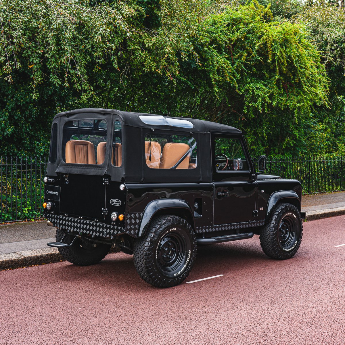 clivesutton's tweet photo. This Land Rover Defender 90 3.9 Restomod is revised for the 21st century with many modern improvements including the 3.9 injection JE Development rebuilt engine to 220 bhp, electric windows, Apple car play, and reverse camera.
​
Visit https://t.co/FQ55PLJ7gN for more details. https://t.co/lvwptcu5U3