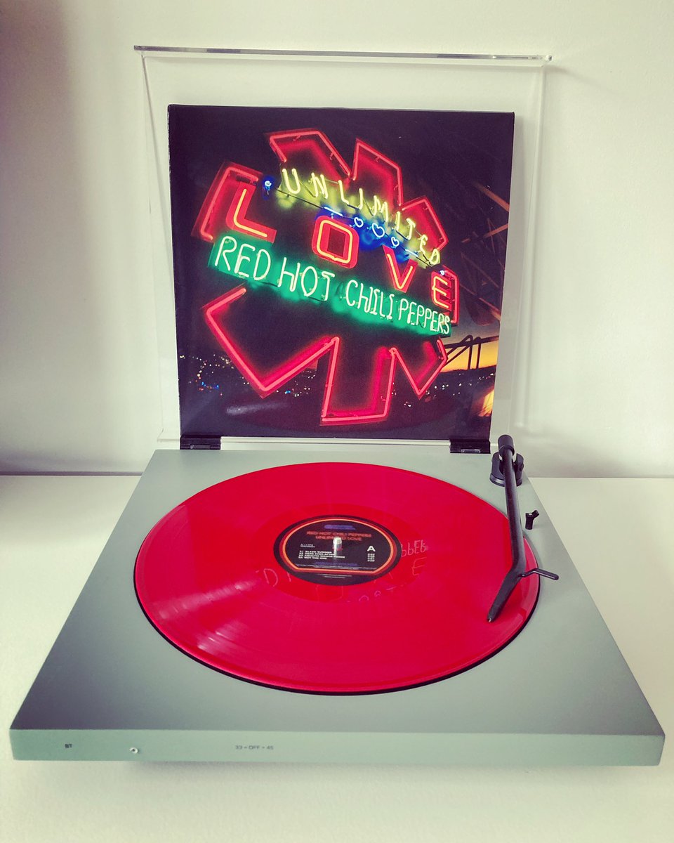 Can’t wait to finally see the <a href="/ChiliPeppers/">Red Hot Chili Peppers</a> live June 10th 🤘🏼

#UnlimitedLove 
<a href="/VelvetBreda/">Velvet Music Breda</a>