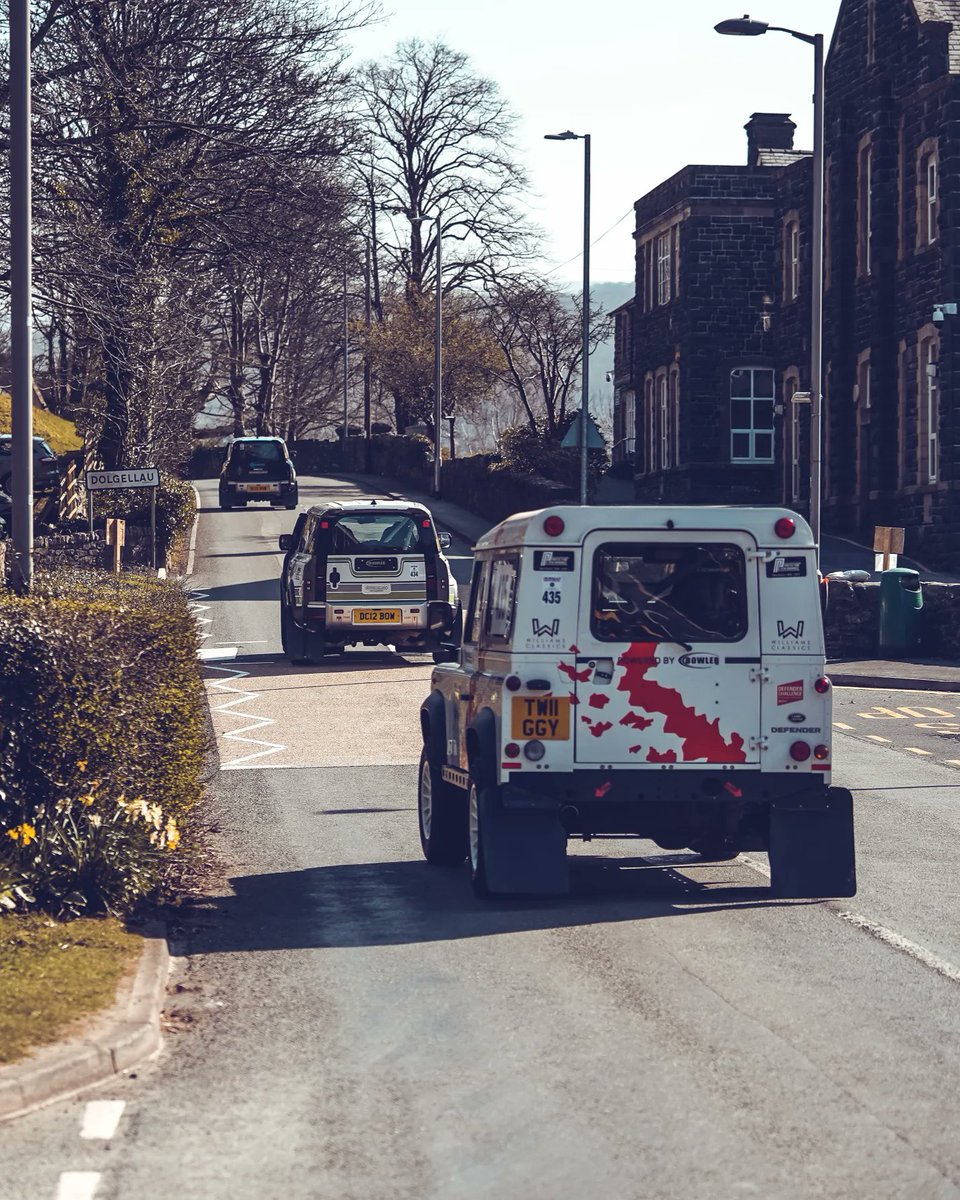 landroverpa's tweet photo. A few I snapped at the @bowlermotors service area during the Rally North Wales event, Dolgellau

#landrover #WilliamsClassics #RallyNorthWales #Bowler #BowlerL663 #L663 #Defender2021 #AllNewDefender #Defender90 #landroverdefender #landroverphotoalbum #inkyenston #Snowdonia https://t.co/eaqDWRMPOP