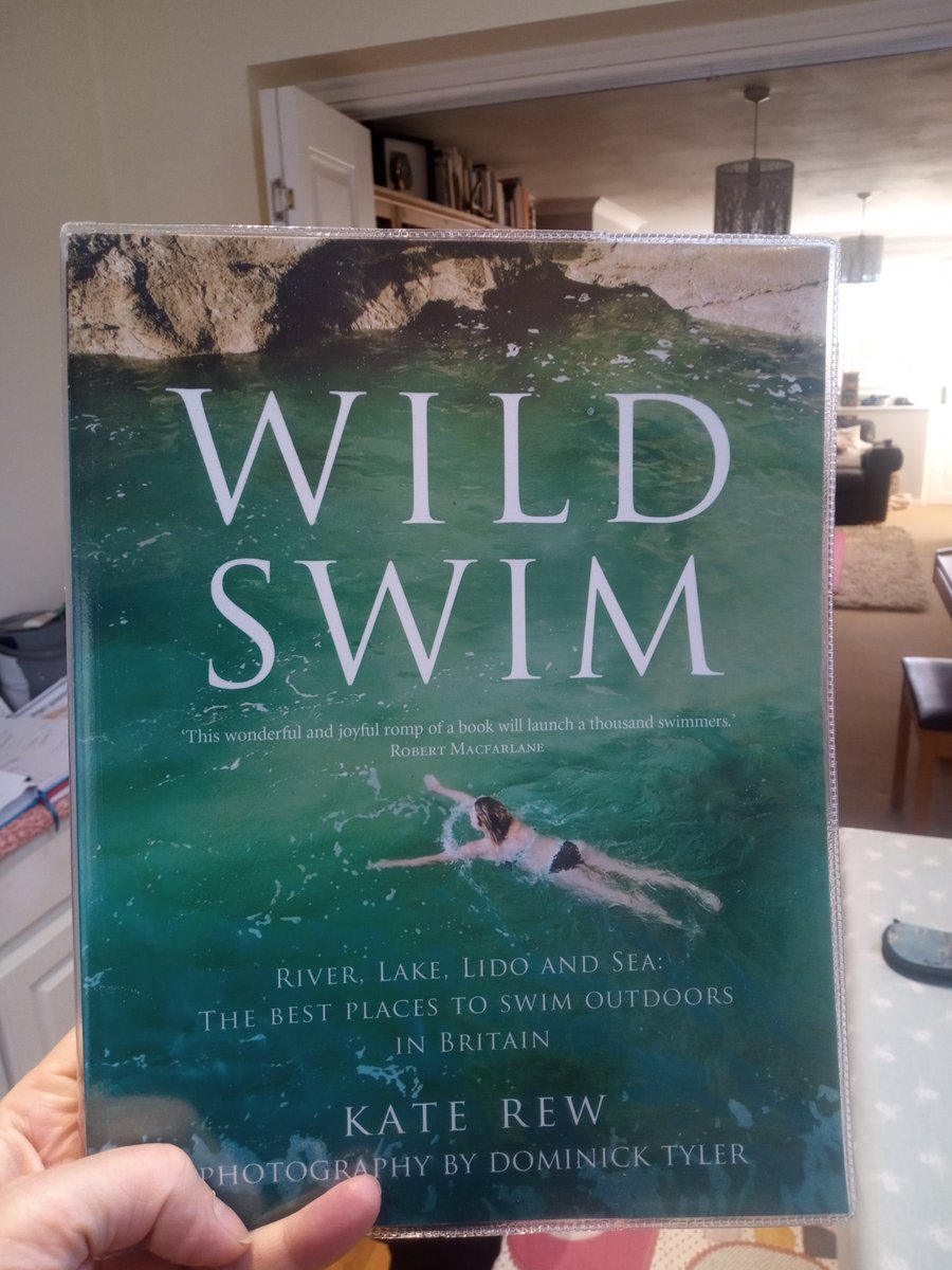LouiseMorrish1's tweet photo. This book is making me want to jump in...🌊❤️
#wildswimming
#katerew
#river
#lake
#sea
#lido
@outdoorswimming https://t.co/bELSVEQEO2
