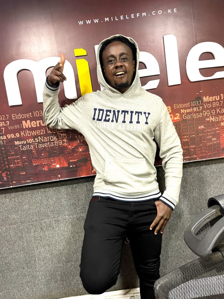 Milele FM (@milele_fm) on Twitter photo #254Top30 is RAAAIIIININGGGG on your radio na mkali <a href="/ankali_ray/">Ankali_ray</a> mpaka saba on the.MCHANAAAA!!!!💥💥💥🔥 #254Top30 is RAAAIIIININGGGG on your radio na mkali <a href="/ankali_ray/">Ankali_ray</a> mpaka saba on the.MCHANAAAA!!!!💥💥💥🔥
