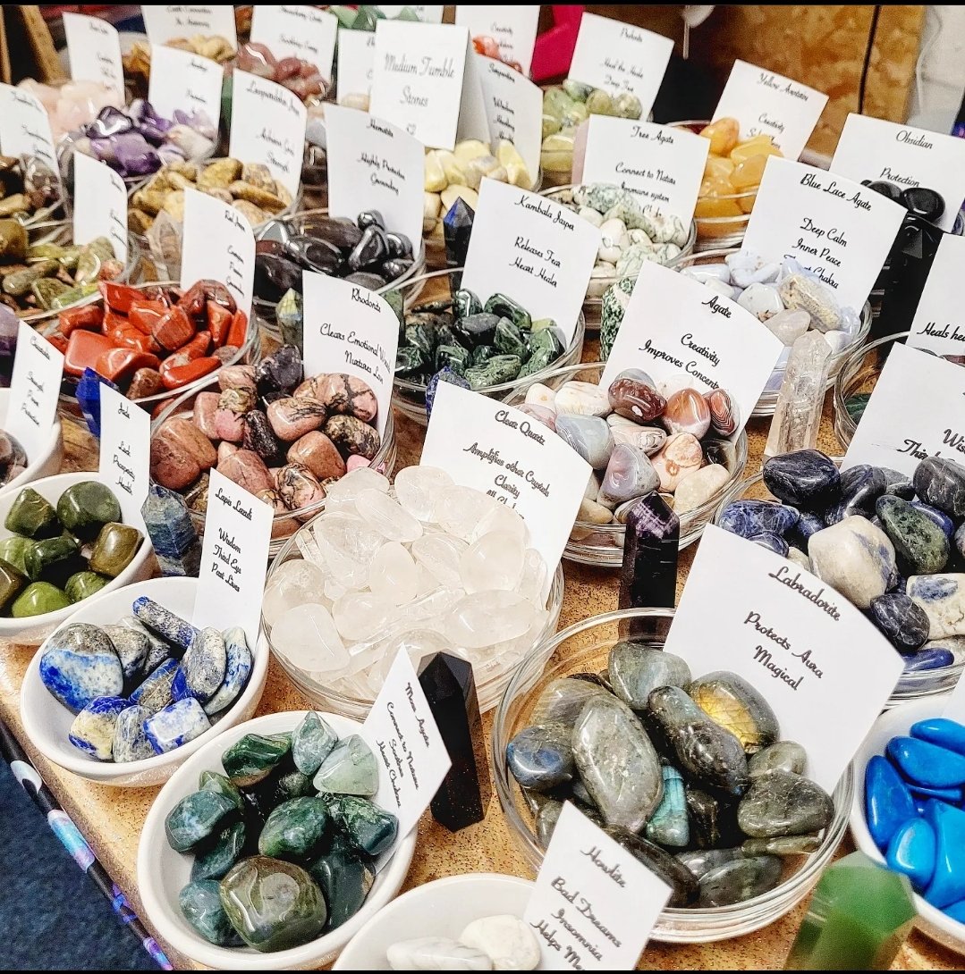 TheWildWWitch's tweet photo. Crystals of the Moon is open today 11 till 4.30. If you can't make it, you can browse or order my crystal jewellery online at https://t.co/vF8LYDC6XW

#UKMakers #CraftBizParty #QueenOf #wirewrappedjewellery 
@made_in_ashford @love_ashford @ParkMallAshford https://t.co/am5WomUS0q