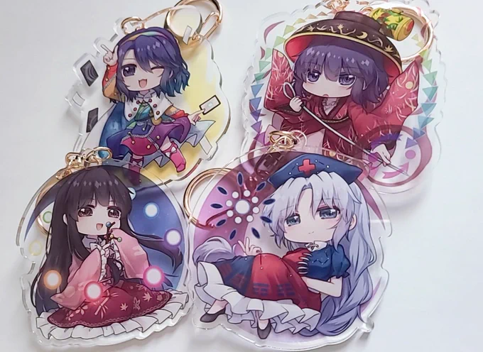 #好きを形にトリニティ
わ~~~~~い!!!!!!!アクキーが届きました揃いました 壮観だな… 