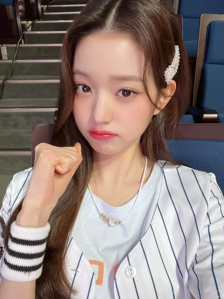 aliothjake's tweet photo. Waktu tau partner nya Sunghoon di mubank itu Wonyoung jujur aku excited banget, terus pas hari pertama nge mc aku suka bgt gimana cara wony nge support Sunghoon, makin kesini makin tertarik dan sayang bgt sama Wony! Semangat terus cantik 🫶

WE LOVE YOU WONYOUNG 💗 https://t.co/yMpIJgDxXJ