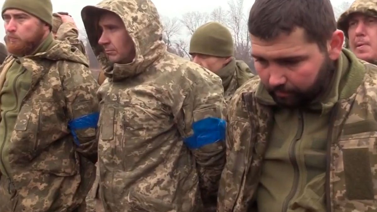 Омбудсмен ЛНР заявила, что сложившие оружие бойцы ВСУ не хотят возвращаться назад в армию:
tvzvezda.ru/news/202242855…