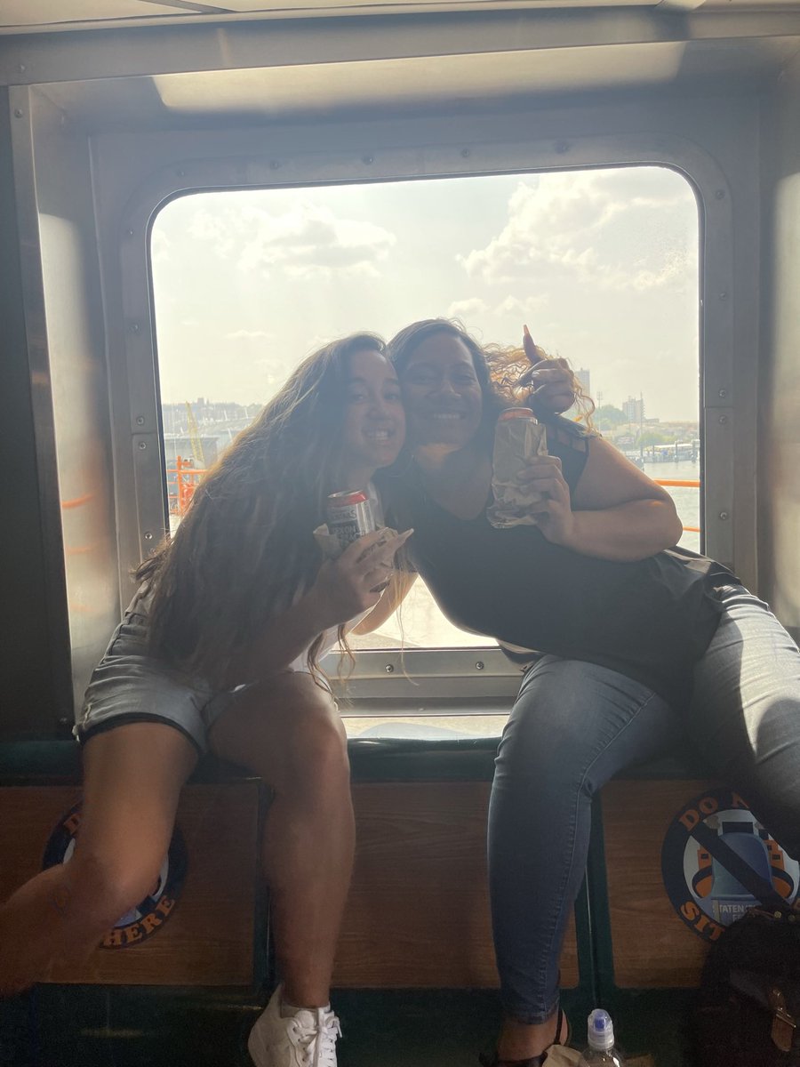 liltettaa's tweet photo. happy jordan year 🥳 @monika_vailahi https://t.co/vezfHdxB8I