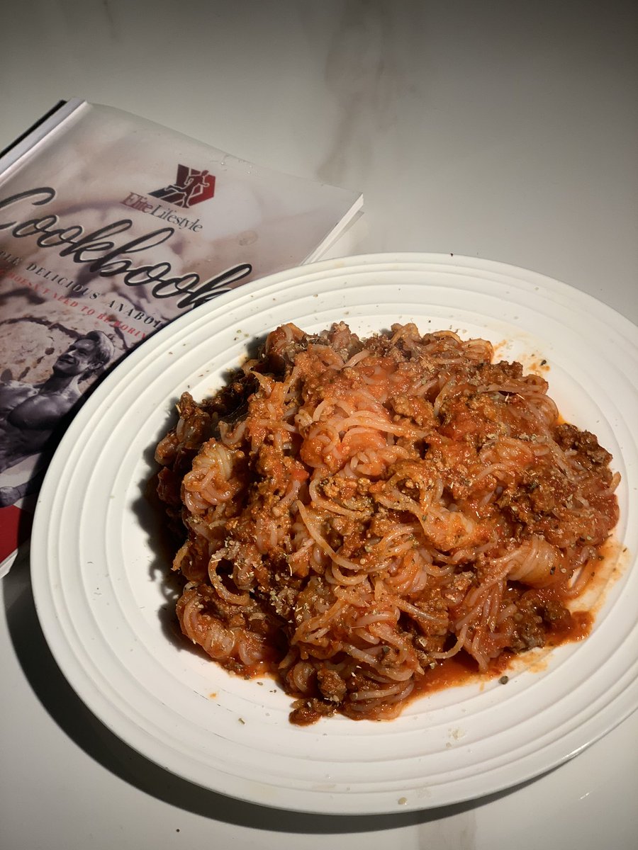 DancePec's tweet photo. 🍝 Anabolic spaghetti - 524 calories 55g protein 40g carbs 18g fat  BOOM!!! 🤯 https://t.co/wQL5r1UvPQ