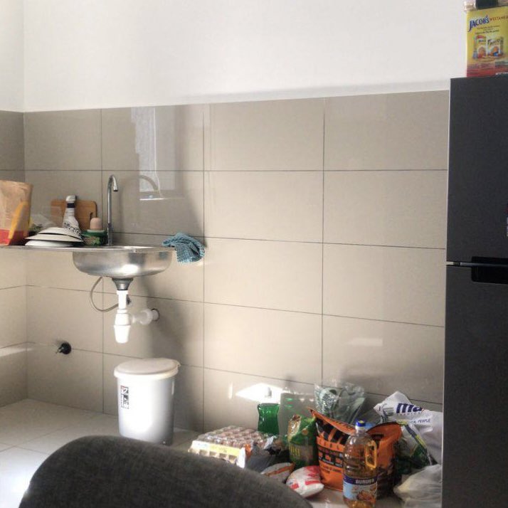 aliaffauzi's tweet photo. Everything is from ikea and shopee 👀 Ada yang nak i share ke barang beli kat mana for my kitchen cabinet and the decor? 🙈

From this                       To this https://t.co/OFgt3Z3IBt