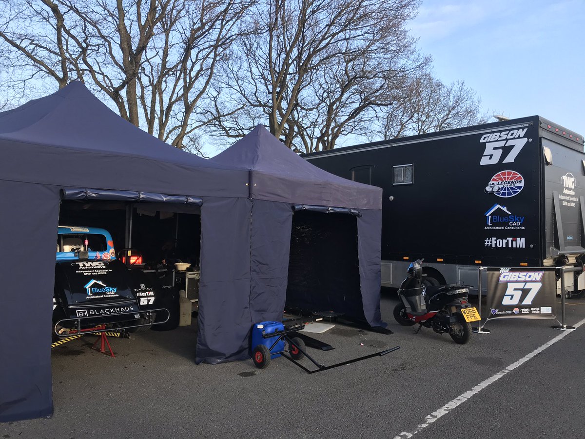 MaxMonkeyWG's tweet photo. Finally....it’s RACE DAY! 😃🚙💨🏁
Timetable as follows;
08:30-Practice
10:00-Race 1
11:50-Race 2
16:00-Final
Live timing as always available from @TSLTiming here;
https://t.co/KJeIweP2wS
@oultonparkofficial @uklegends
#ForTim #ForTimForLife #UKLegend57 #WillGibson #Team57 https://t.co/dRjx9rXKtl