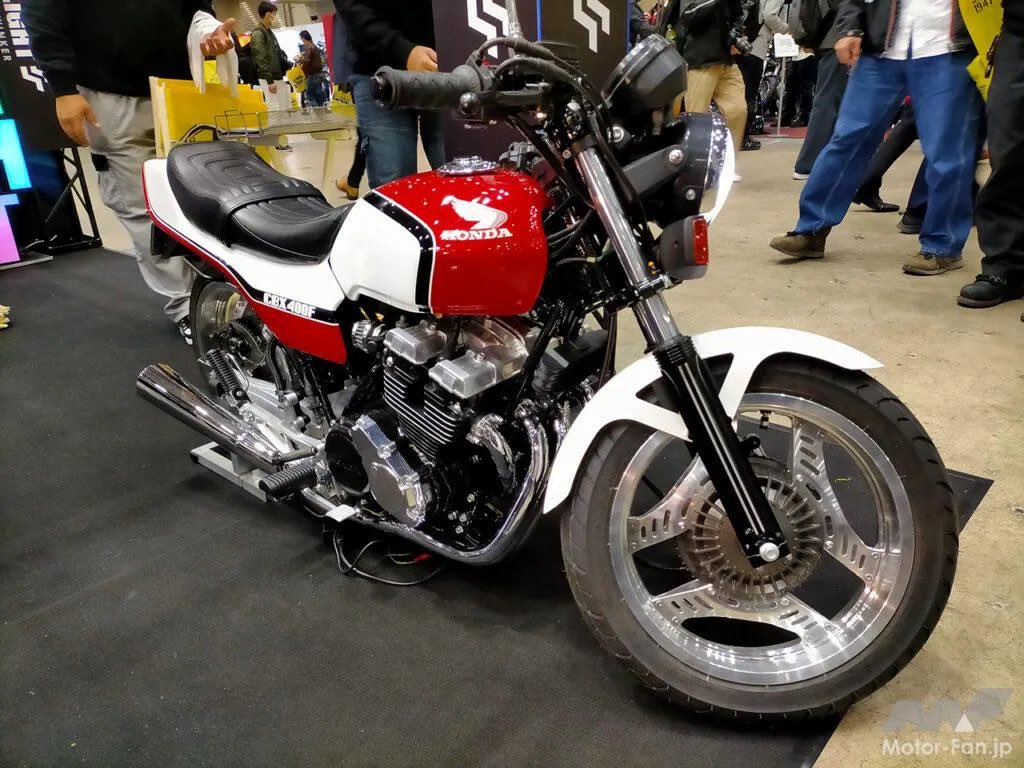 ホンダ エイプ50を、茨城県「トラストライトサクセス」がCBX400F
