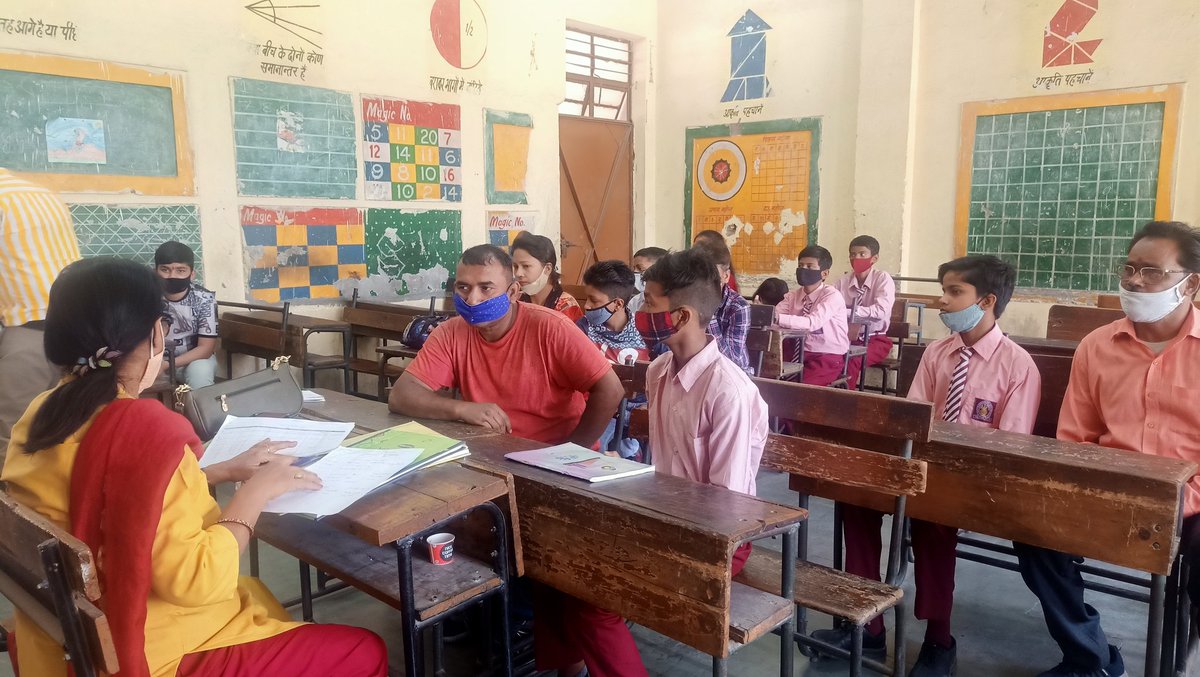 JoshiKamayani's tweet photo. Students+parents+teachers+school = collaboration for a better society!
Mega PTM to work on the basic literacy and numeracy of students under Mission Buniyaad at SBV No.1Tilak Nagar saw enthusiastic participation of parents.
#MegaPTM
#delhigovtschools 
@Dir_Education 
@PbpandeyB https://t.co/enAGzMQcMB