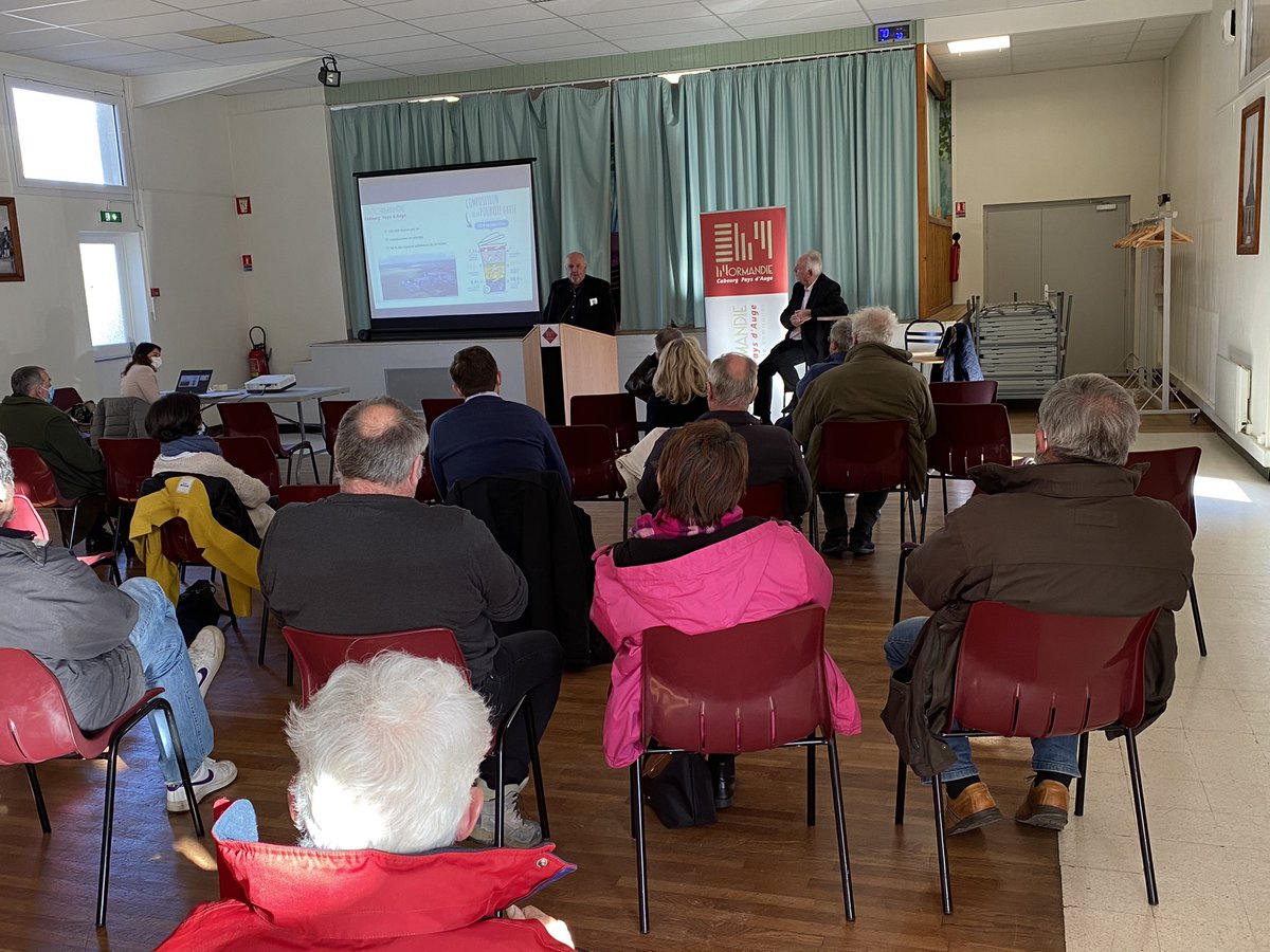 NCPA_Normandie's tweet photo. [EN DIRECT- LES DÉCHETS : PARLONS-EN]
Réunion publique #NCPA à #beuvronenauge pour parler des déchets ♻️ dans les communes de #beaufourdruval #beuvronenauge #gerrots #hototenauge #rumesnil #victotpontfol https://t.co/wOC6yMVKg5