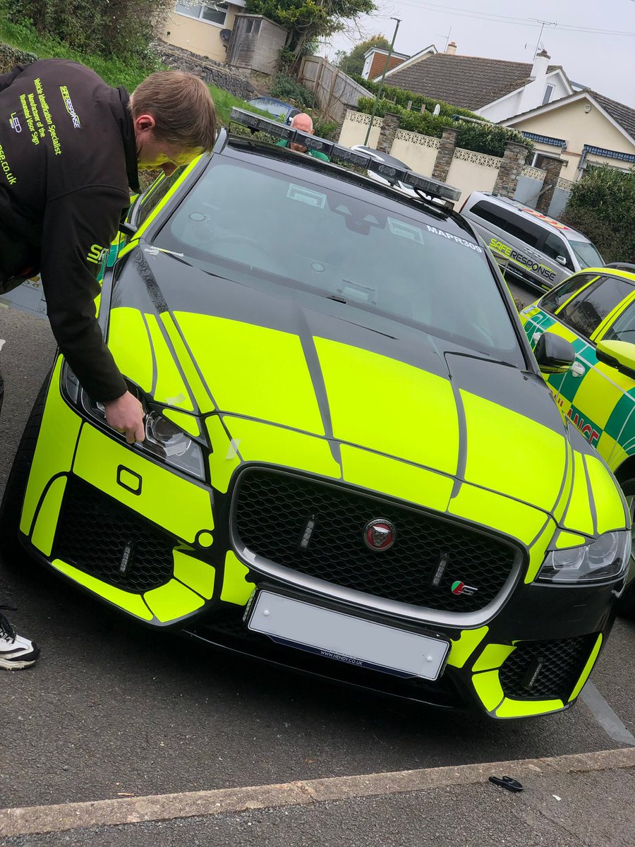SafeResponse's tweet image. This week we had the absolute of working on this beautiful #jaguarxfsportbrake , we added the company spec text, wing mirror wrap &amp;amp; other decals along with a graphics kit provided by @bluelitegraphicsltd - window pods front &amp;amp; rear are the new @vswdvehiclesafe range #saferesponse