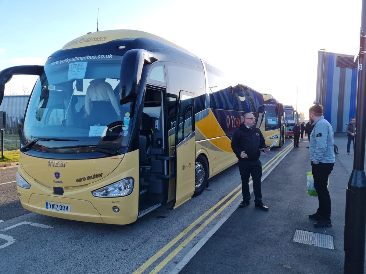 YorkPullmanBus's tweet photo. We are on our way to @bromleyfc with 7 coaches full of @YorkCityFC fans !!!
Have a safe journey everyone and 🤞 we come back with the win 🏆 #awaytravel #yorkcityfc #teamypb https://t.co/6FBsXcn506