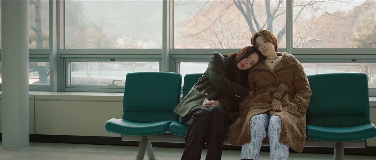 kdramabreak's tweet photo. Finished #ThirtyNineEp12, I'm tired of crying T-T. Such a good ending for a wonderful drama. I guess no more weekly cries for now. 
(I cried for the majority of this ep)
#ThirtyNine #ThirtyNineFinale https://t.co/BAYiKHUC9q