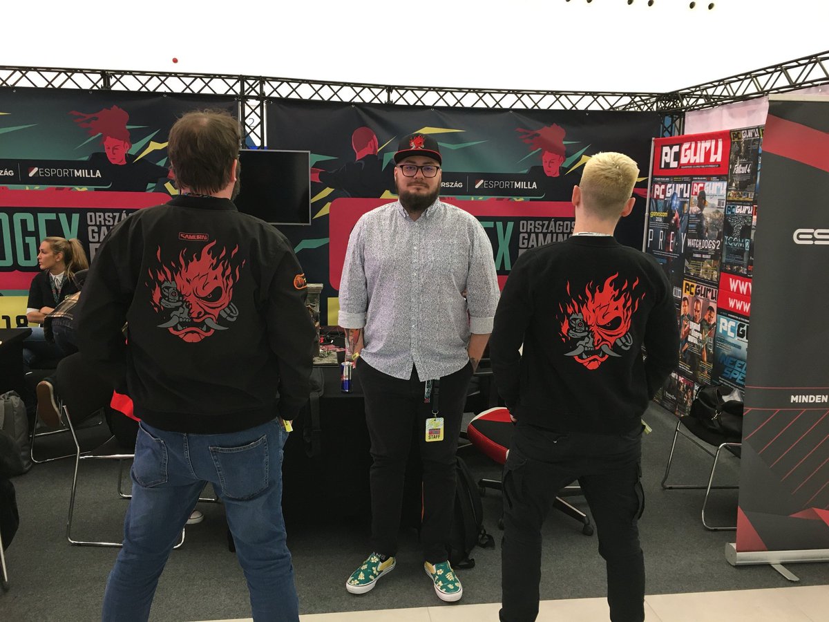 bojtosgabor's tweet photo. A szamurájok ellepték a PC Guru standját.
#pcguru #ogex #ogex2022 #samurai #cyberpunk #esport1 https://t.co/mhCUSICnxv