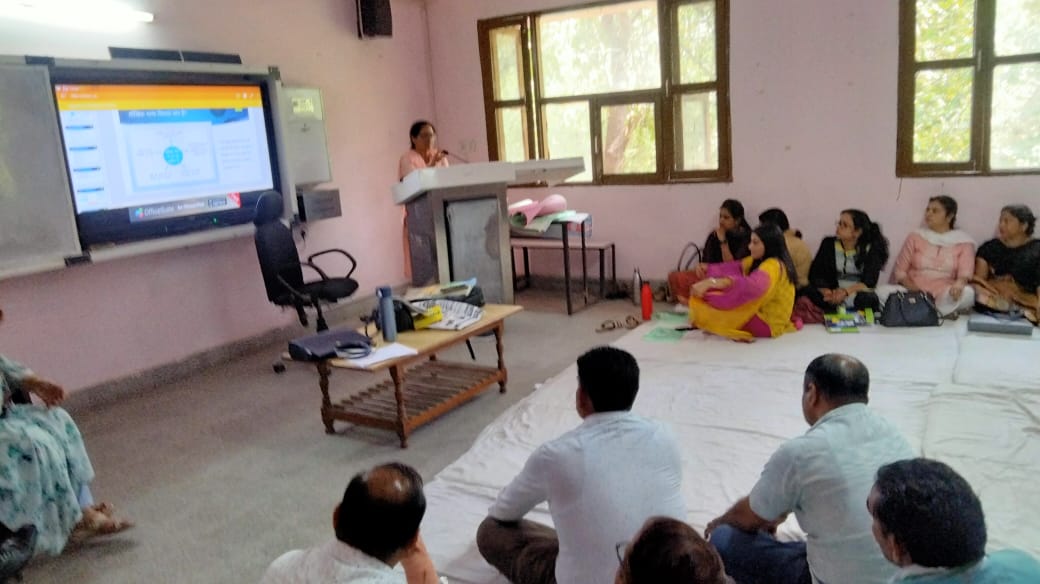 DeeoKaithal's tweet photo. 02.04.2022 (Day -2)
Monitoring of FLN Training Camp at DIET Kaithal by R/Principal(DIET) Kaithal- Dr Sudesh Siwach ma'am in Block Kaithal https://t.co/oB3UEyNuUp