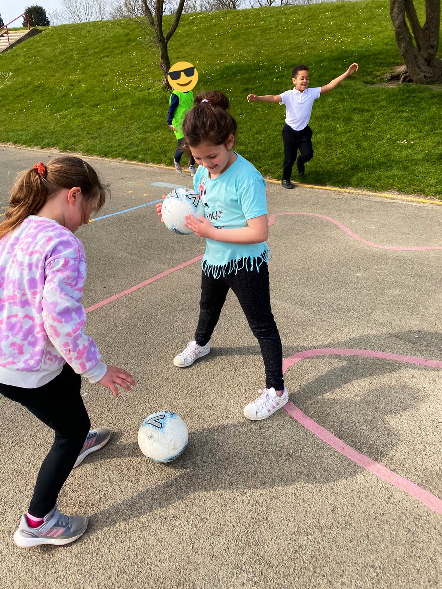 RinglandPrimary's tweet photo. On Monday, off the back of an impressive performance by @FAWales ⚽️ #DosbarthMaple were eager to get outside to practice their footballing skills! Lots of inspired passing and dribbling from everyone! #Article31 - I have the right to relax and play! @childcomwales @GarethBale11 https://t.co/ZquydOIVey