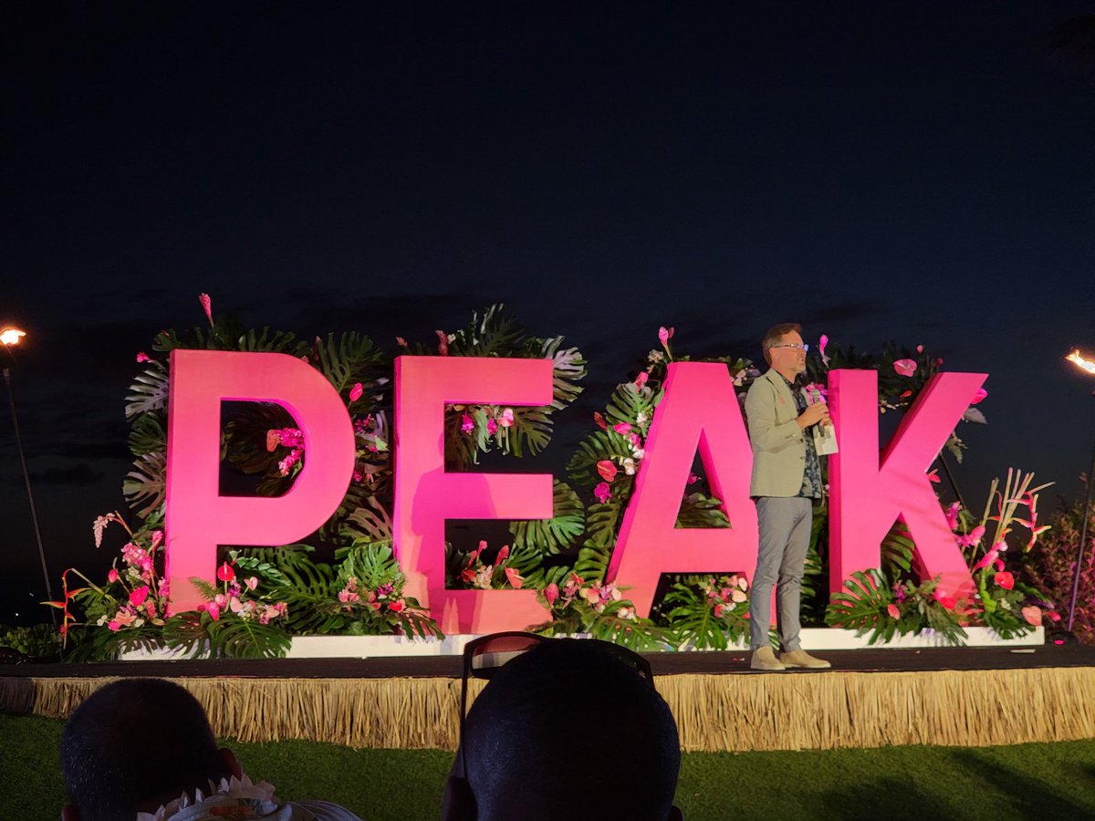 RyanScanlon4's tweet image. There are some moments in life that are truly unforgettable. Inspired, honored and amazed to be a part of #PEAK22! Thank you @TMobile for creating memories that will stay with me forever! #Grateful #Speechless