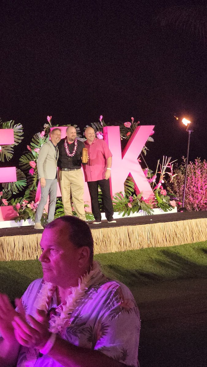 RyanScanlon4's tweet image. There are some moments in life that are truly unforgettable. Inspired, honored and amazed to be a part of #PEAK22! Thank you @TMobile for creating memories that will stay with me forever! #Grateful #Speechless