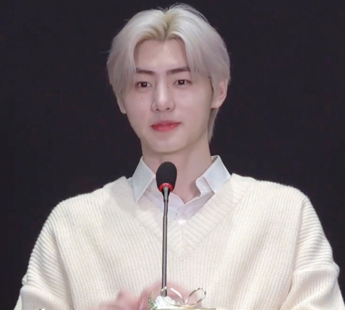 ─ 비비♡🩰 tweet media