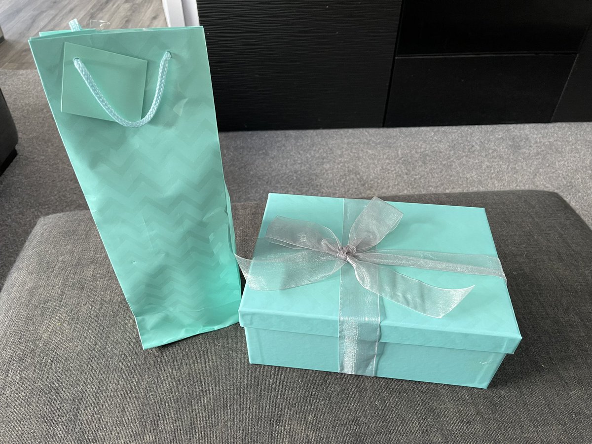 Mr_Steenson's tweet photo. At the beginning of the year, an S2 approached me saying she wanted to start her own wax making business. Yesterday, as a leaving gift, Harley gave me a box of her products! 😍 Thanks so much Harley and Darcey for your kind gifts!#ProudTeacher #GirlsInBusiness https://t.co/QolbInhFDl