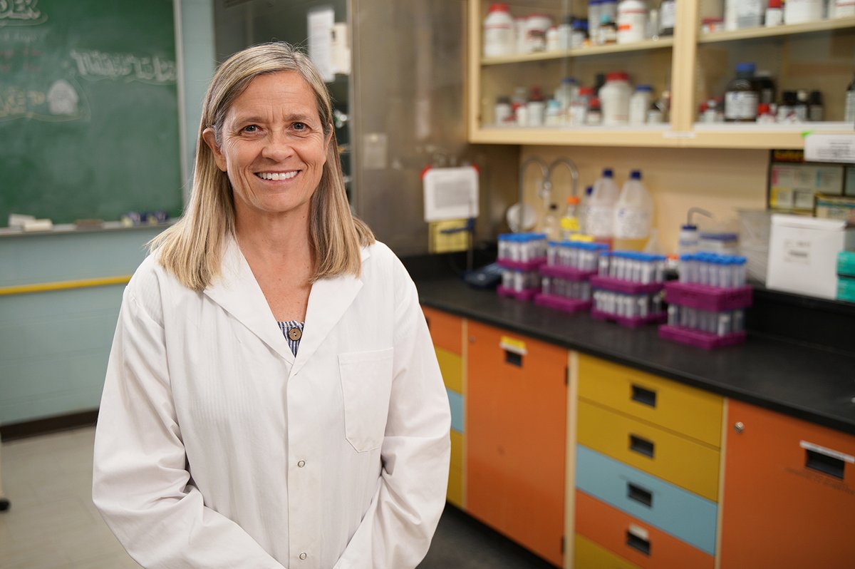 AAFC_Canada's tweet photo. Across Canada, women from many different scientific fields have been collectively working to produce food that is safe and sustainable. Learn more about our scientists’ incredible work here: https://t.co/jkYIUIheAc https://t.co/cBGiYysf42