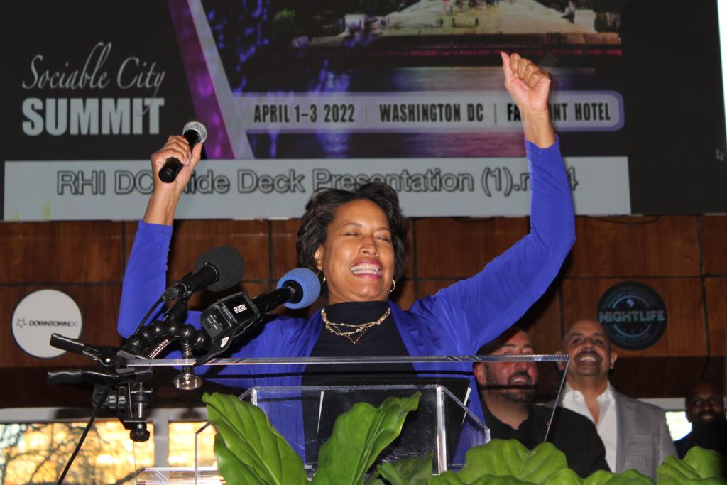 sociablecity's tweet photo. “Entertainment, nightlife and hospitality were hardest hit by #COVID. But you kept people safe, dancing and having a good time,” #DCMayor @MurielBowser at #RHIsummit22. Hooray for #ElectedOfficials who support #Nightlife and the #NighttimeEconomy. #SaveSocialSpaces https://t.co/OFOKgFJhGR
