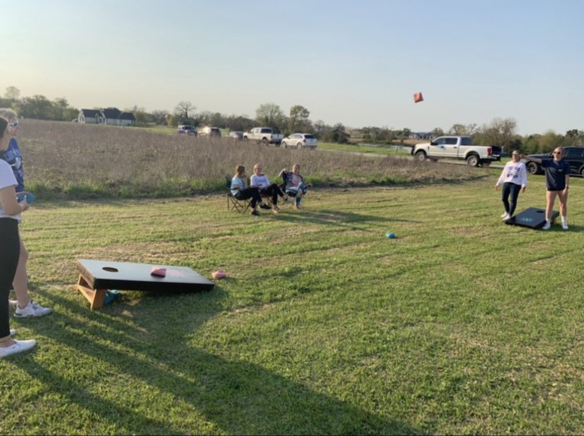 mjolly21's tweet photo. Yesterday was an enjoyable end to the week. First, a Civil War Tug-o-War activity with my 7th graders followed by a softball team bonding dinner with a little cornhole mixed in. 🦉🥎 #Believe #ASCISD #BuildingChampions https://t.co/lW5RibJKhE