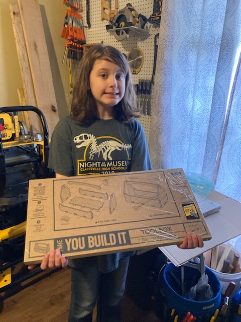 craigllfixit's tweet photo. @MakingFunNetflx @JimmyDiResta @GrazMakes @derekfrommalden @JackmanWorks @PatLapOfficial
What's the plan for today? Me and this nilbog will start with an episode of Making Fun and then begin our epic build of the Jimmy Diresta "I Make You Build It" Tool Box.
#alwaysbemaking https://t.co/HUux4zzOyZ