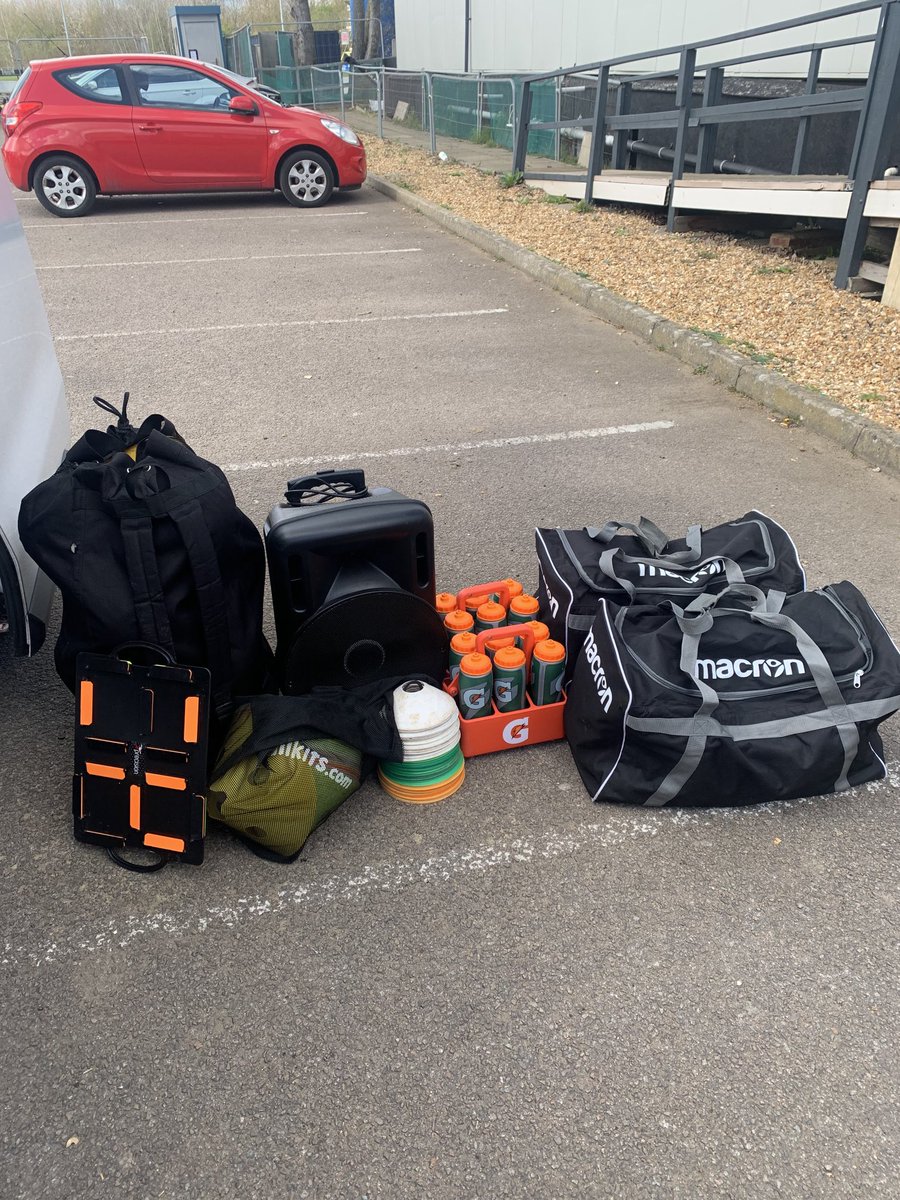 JonDarcy7's tweet photo. MATCHDAY⚽️ 
Buckingham Athletic v Real Bedford
We are good to go https://t.co/qaPNE9LUYC